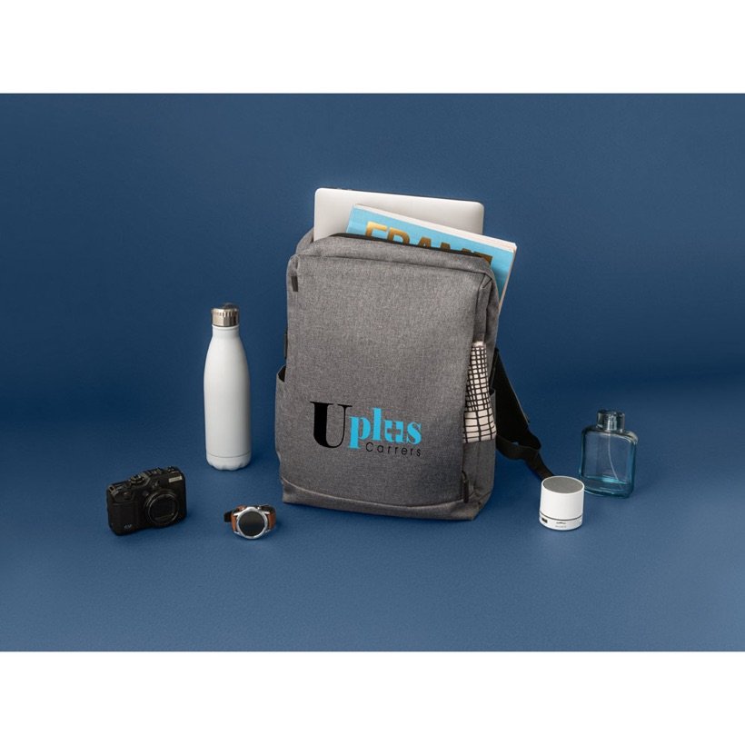 Mochila Wellington para Notebook e Tablet — Em uso