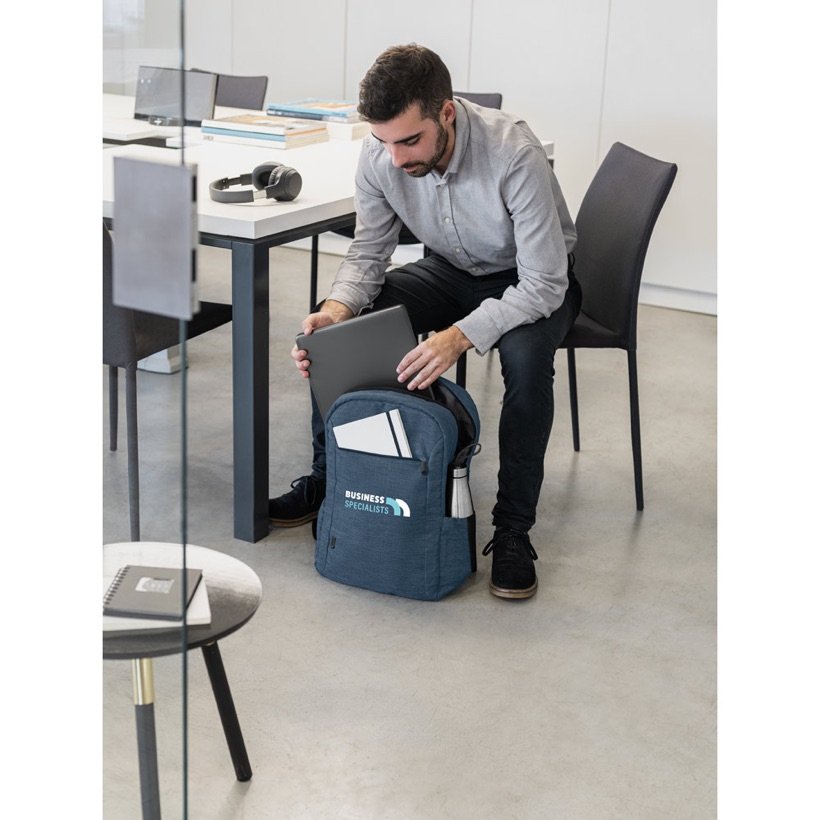 Mochila para Notebook Business — Em uso