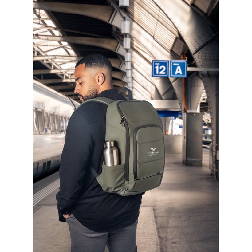Mochila para Notebook Toulon Soft Touch — Em uso