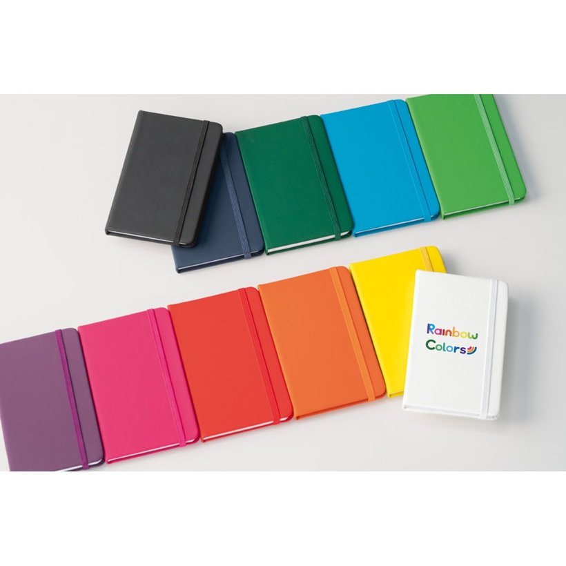 Caderno de Bolso em Couro Sintético Meyer — Em uso